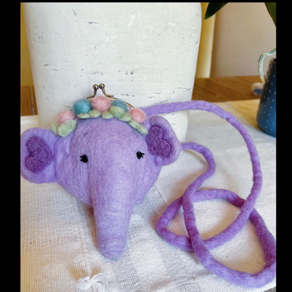 Kids elephant clutch